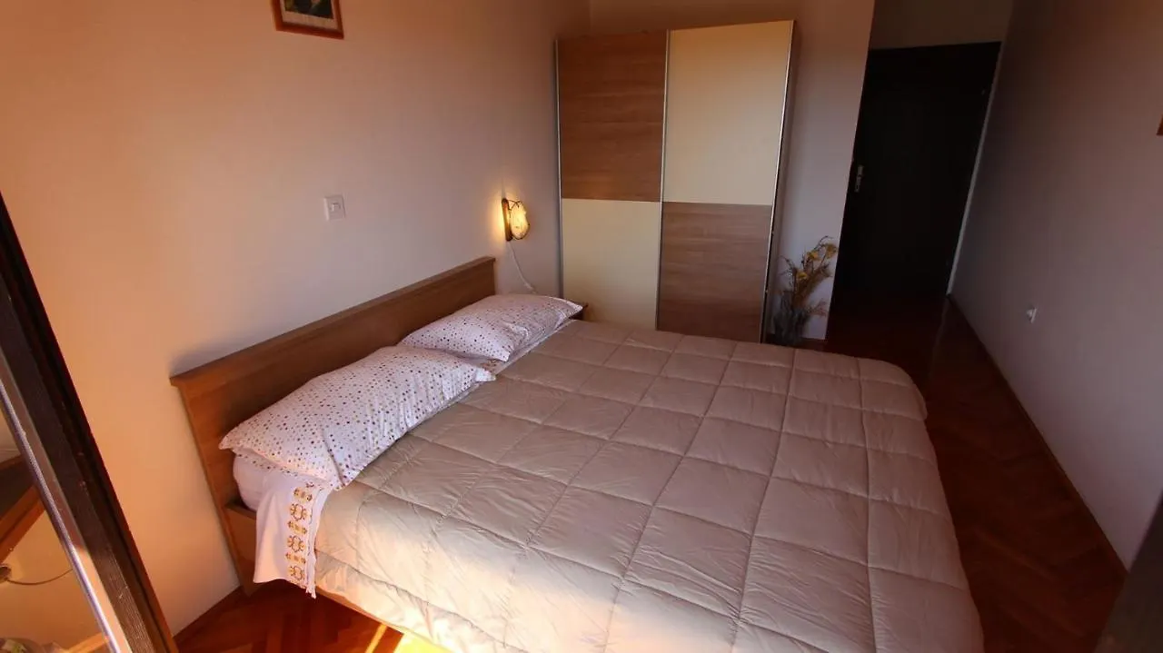 Apartments And Rooms Jelka Malinska