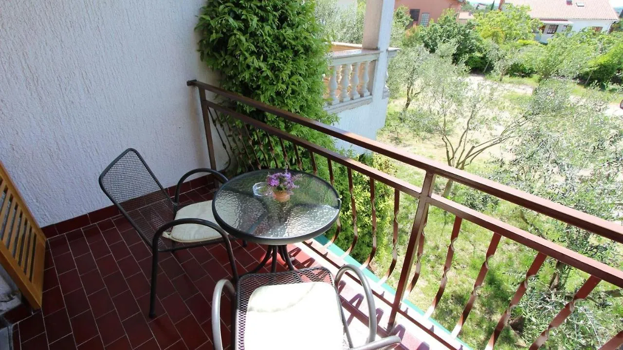 Guest house Apartments And Rooms Jelka Malinska