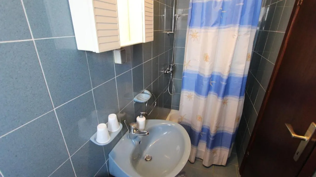 Apartments And Rooms Jelka Malinska Guest house